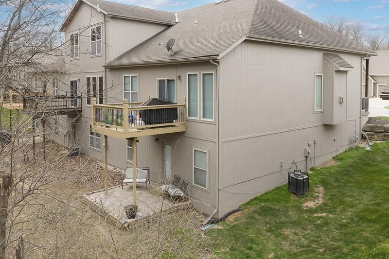 715 N 74th St, Kansas City, KS 66112