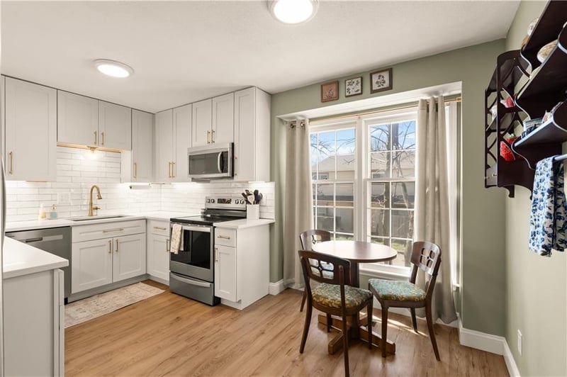 5557 Santa Fe Dr, Overland Park, KS 66202