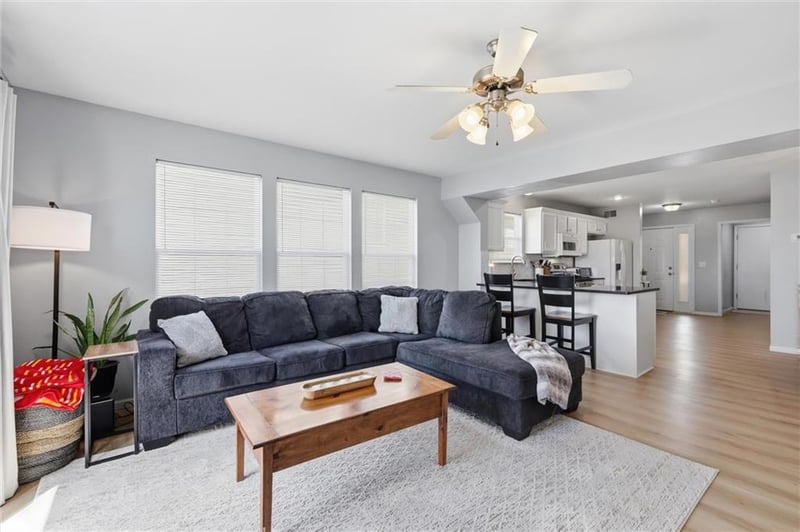 2140 Gooseberry Ln, Lee's Summit, MO 64082