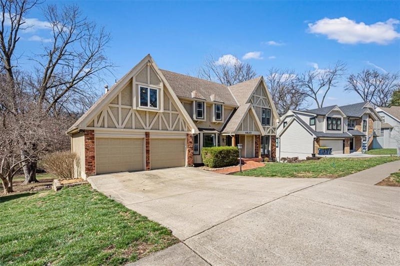 4620 Normandy Ln, Kansas City, MO 64116
