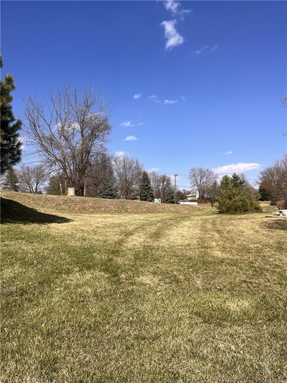 4113 Hidden Valley Dr, St Joseph, MO 64506