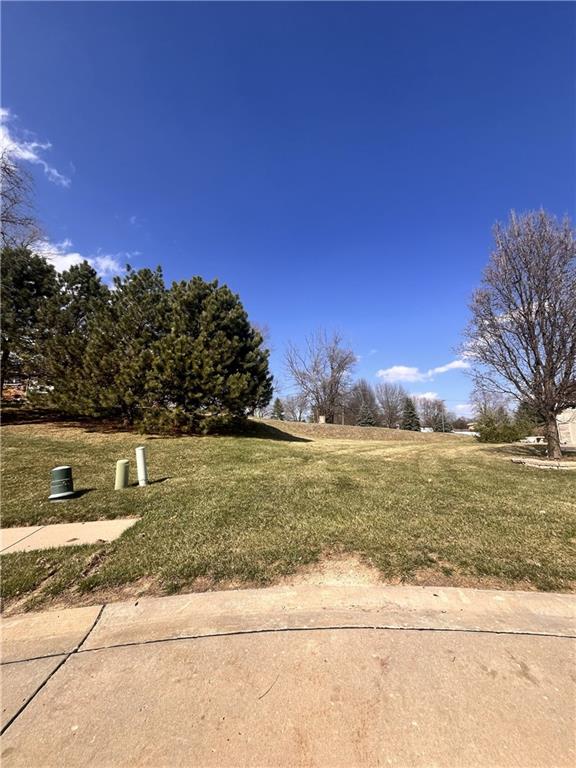 4113 Hidden Valley Dr, St Joseph, MO 64506