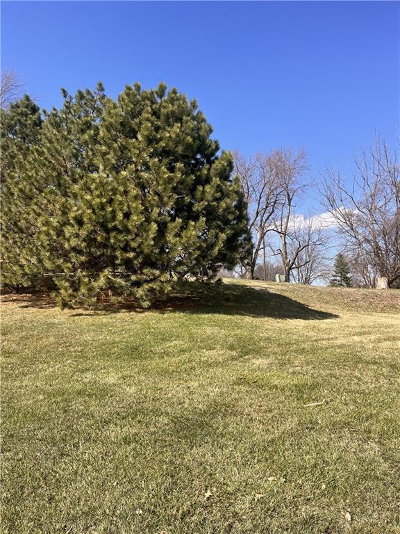 4113 Hidden Valley Dr, St Joseph, MO 64506