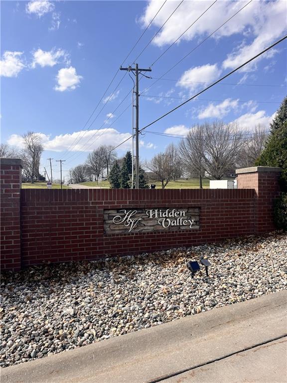 4113 Hidden Valley Dr, St Joseph, MO 64506