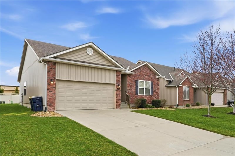 717 109th Ter, Kansas City, MO 64155