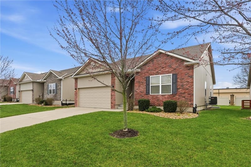 717 109th Ter, Kansas City, MO 64155