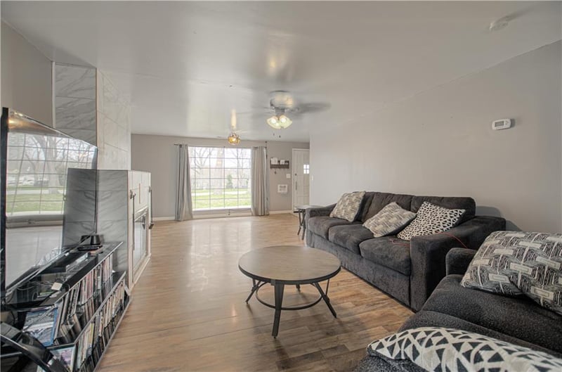 3 Glen Arbor Rd, Kansas City, MO 64114