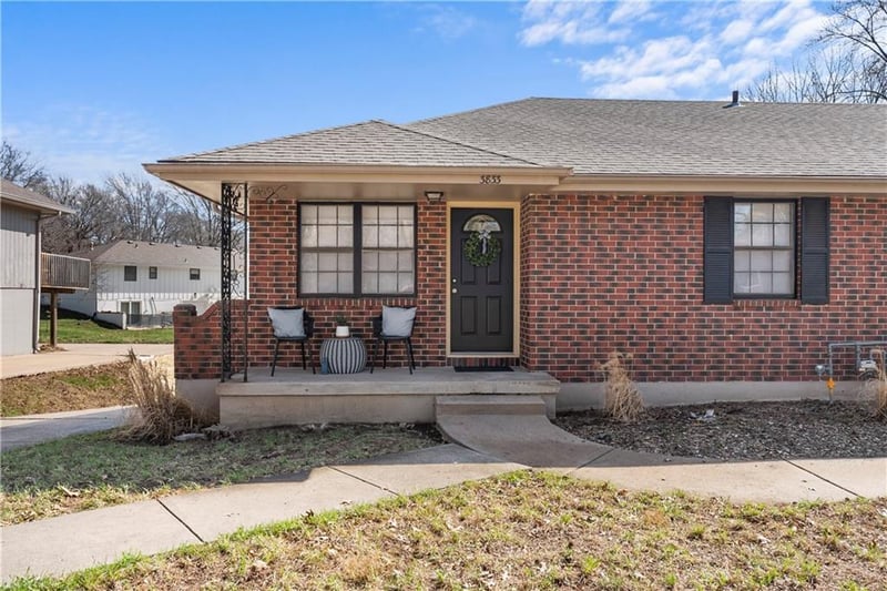 3831 Grant St, Lee's Summit, MO 64064