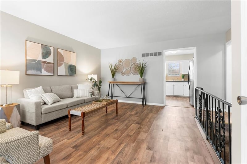 3831 Grant St, Lee's Summit, MO 64064