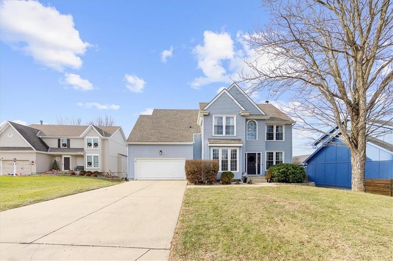 15826 Maple St, Overland Park, KS 66223