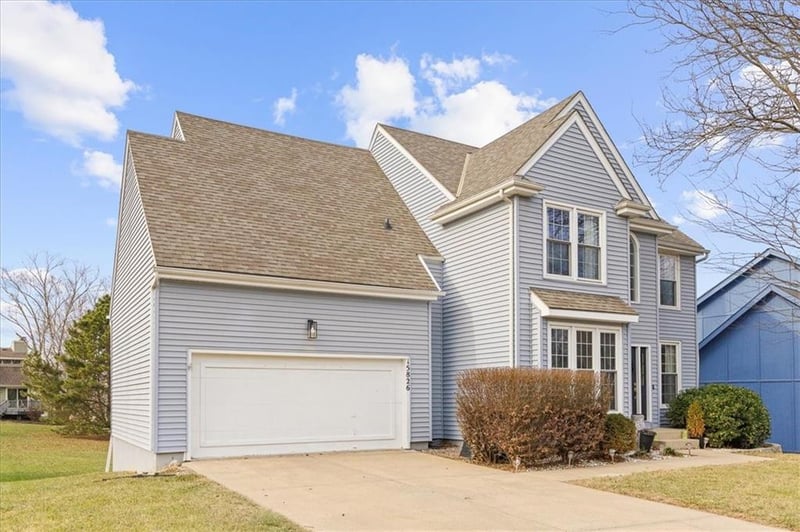 15826 Maple St, Overland Park, KS 66223