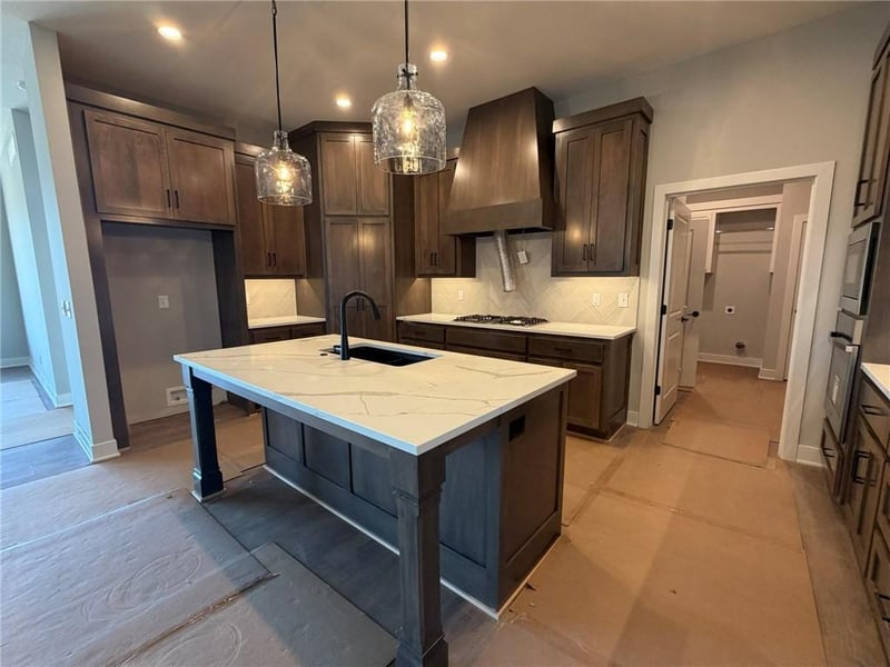 4516 SW Berkshire Dr, Lee's Summit, MO 64083