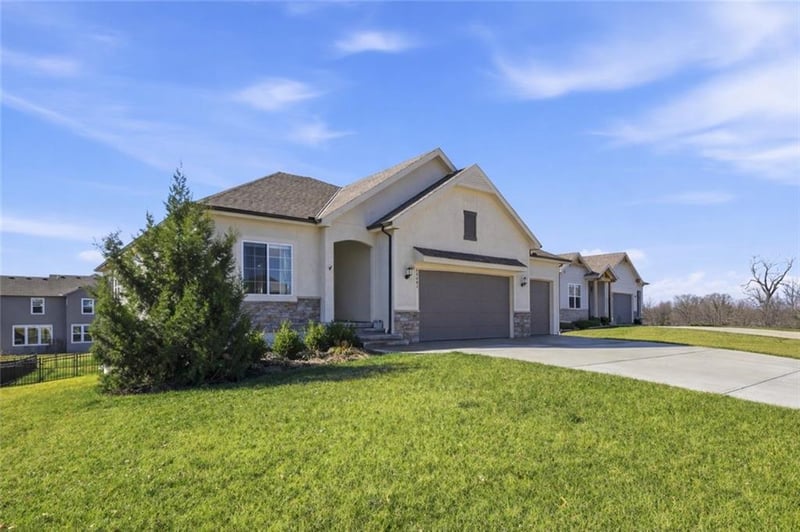 13401 182nd St, Overland Park, KS 66013