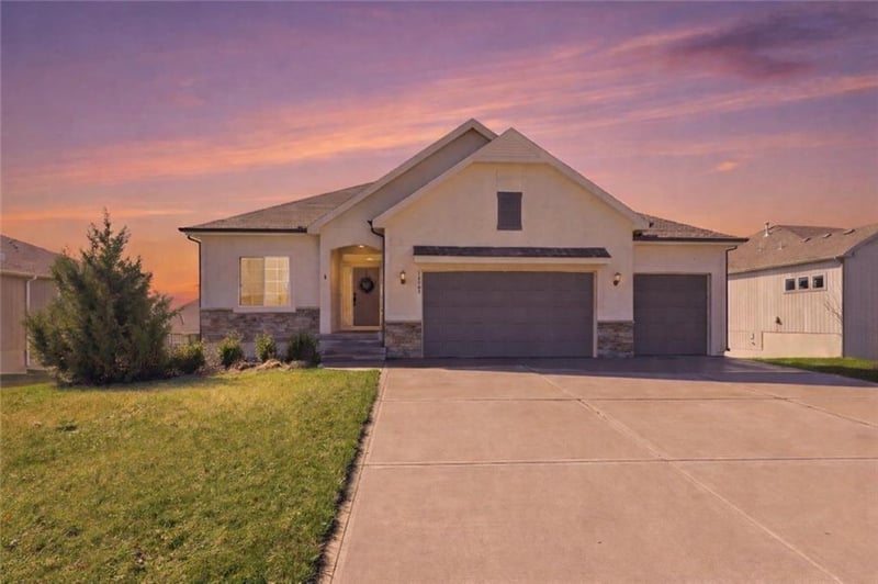 13401 182nd St, Overland Park, KS 66013