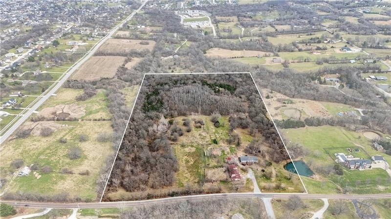 6825 Arnett Rd, Grain Valley, MO 64029