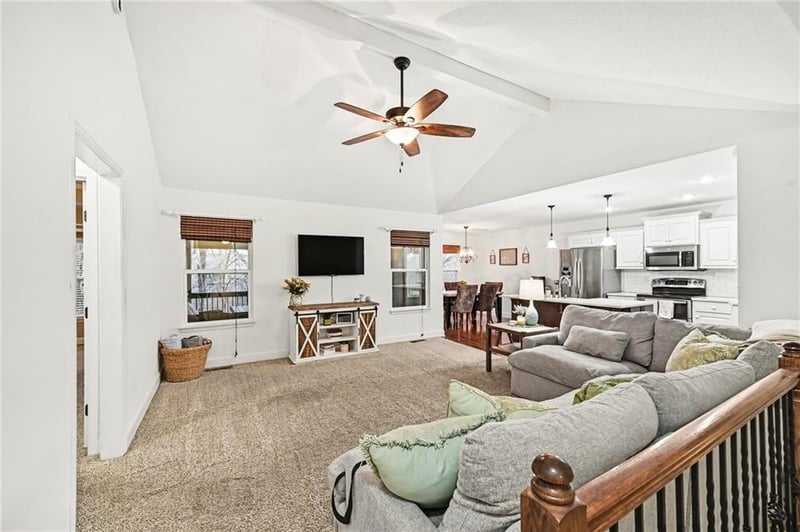 9621 Adrian Ave, Kansas City, MO 64154