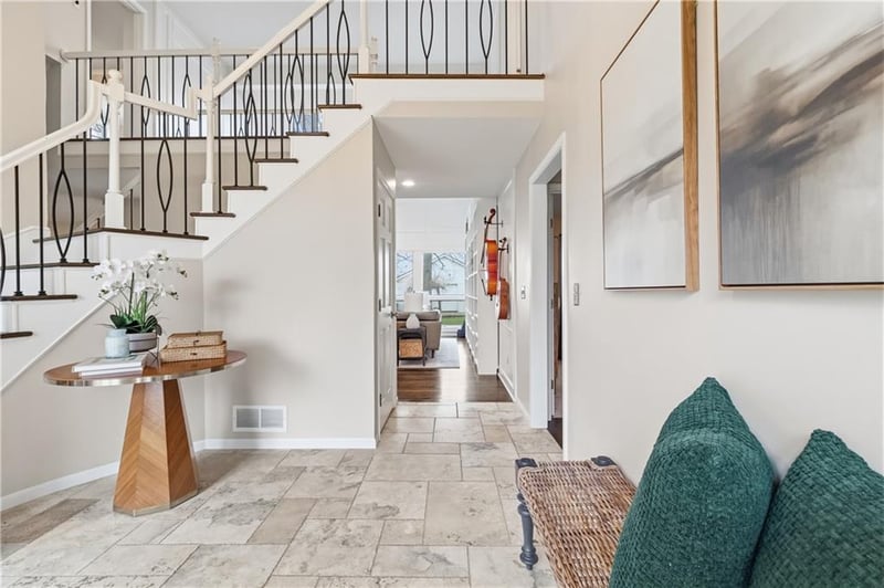 10585 157th Ter, Overland Park, KS 66221