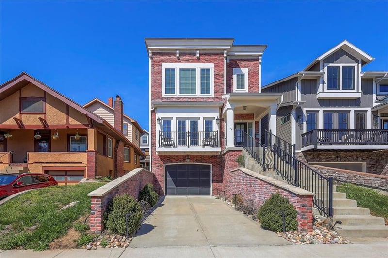 716 45th St, Kansas City, MO 64111