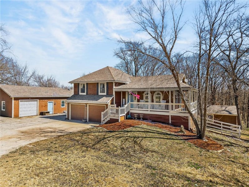 30030 W 84th St, De Soto, KS 66018