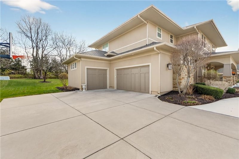 16421 Barton St, Overland Park, KS 66062