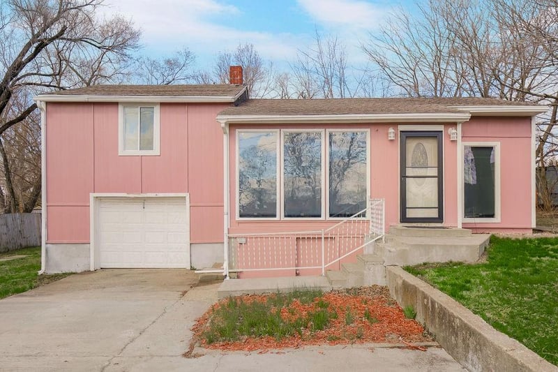 3706 82nd Ter, Kansas City, MO 64119