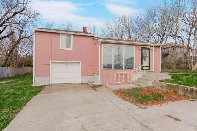 3706 82nd Ter, Kansas City, MO 64119