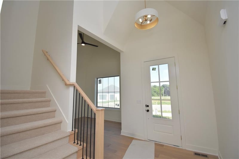 7636 Booth Ave, Kansas City, MO 64158