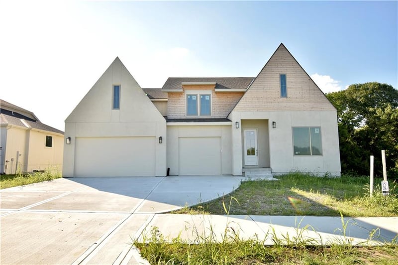 7636 Booth Ave, Kansas City, MO 64158