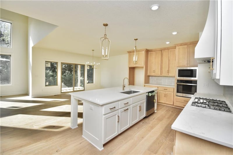 7636 Booth Ave, Kansas City, MO 64158