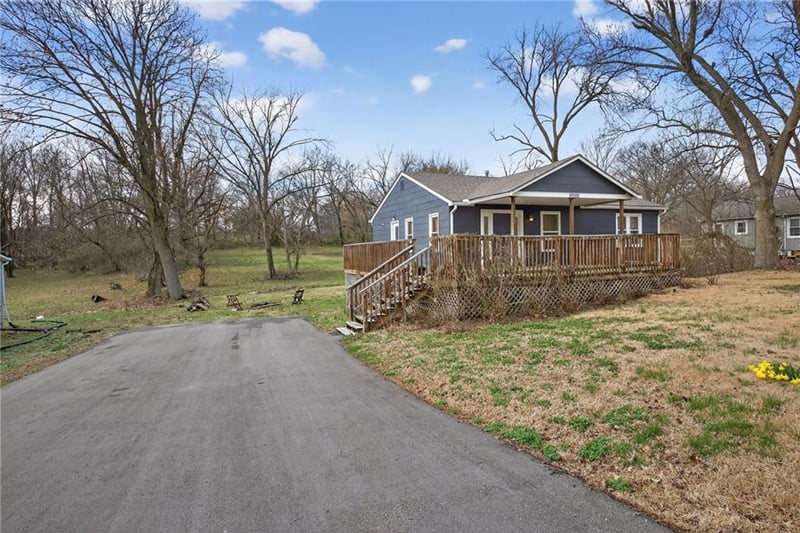 2832 74 St, Kansas City, KS 66109