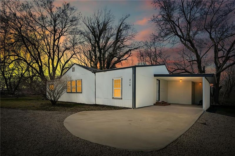 210 Grand St, Gardner, KS 66030