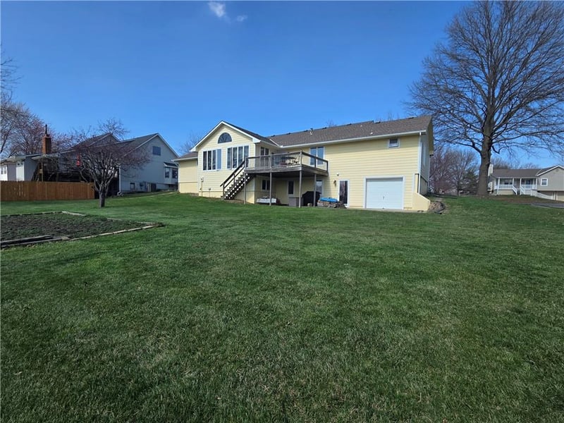 105 Toucan St, Raymore, MO 64083