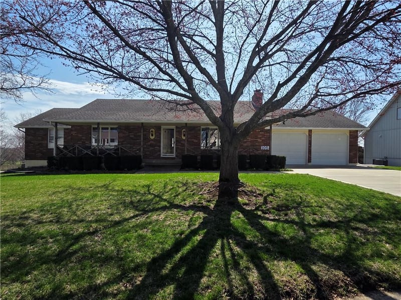 105 Toucan St, Raymore, MO 64083