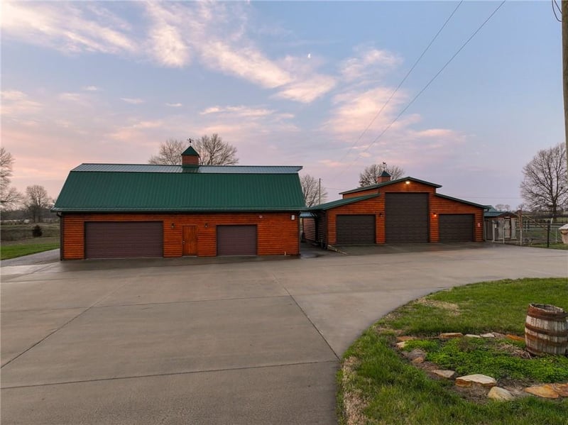 Aa Hw, Walker, MO 64750