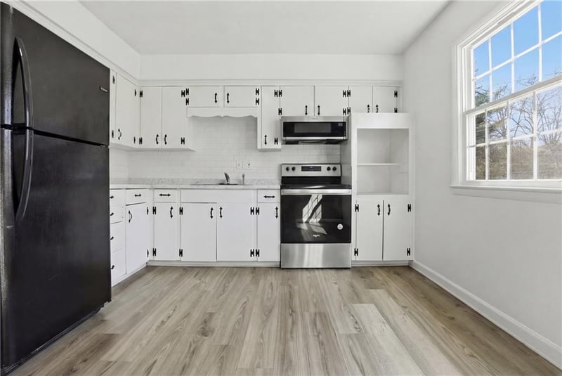 13616 Winchester Ave, Grandview, MO 64030