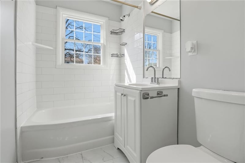 13616 Winchester Ave, Grandview, MO 64030