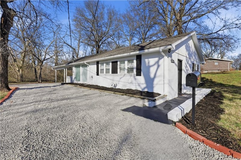 10504 71st Ter, Raytown, MO 64133