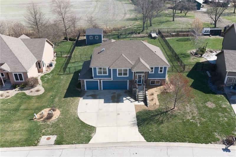 6987 141st St, Basehor, KS 66007