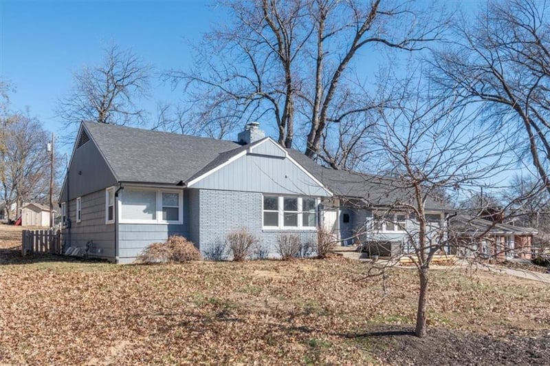 660 Red Rd, Independence, MO 64055