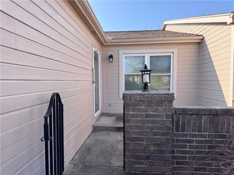 6512 Revere Dr, Kansas City, MO 64151