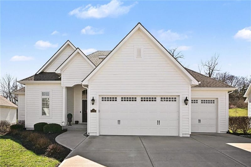 9297 Lime Stone Rd, Parkville, MO 64152