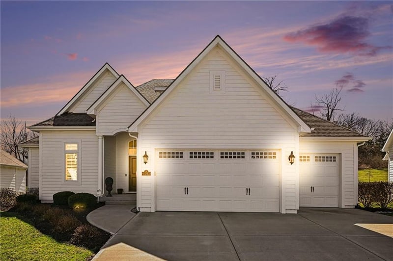 9297 Lime Stone Rd, Parkville, MO 64152