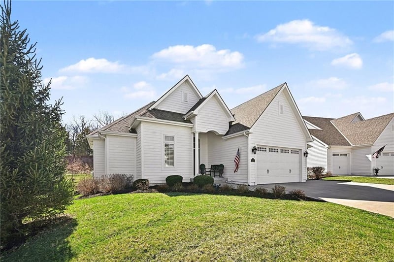 9297 Lime Stone Rd, Parkville, MO 64152