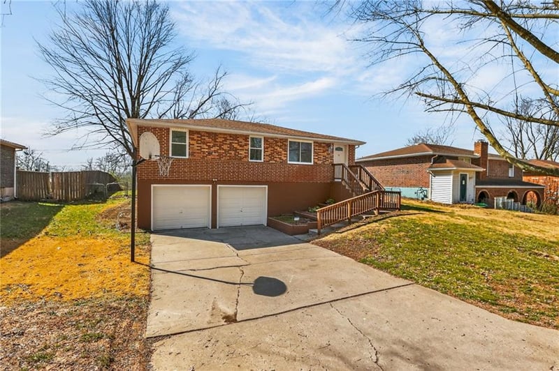 5909 45th Ter, Kansas City, MO 64117