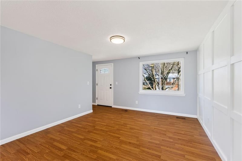 5909 45th Ter, Kansas City, MO 64117