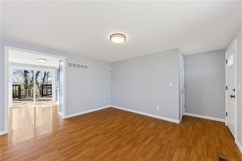 5909 45th Ter, Kansas City, MO 64117