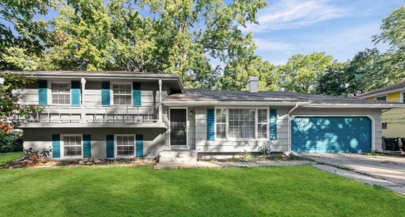 6302 102nd St, Kansas City, MO 64134