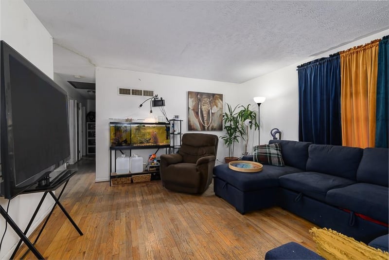1103 19th Ter, Lawrence, KS 66046