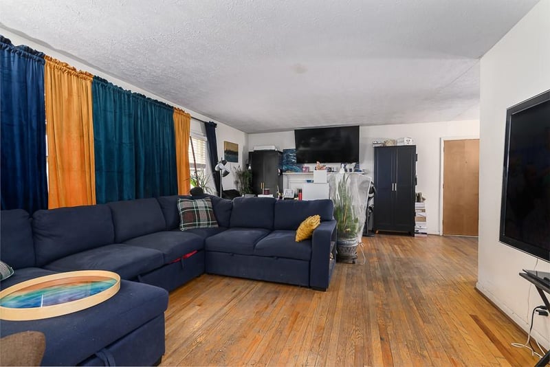1103 19th Ter, Lawrence, KS 66046