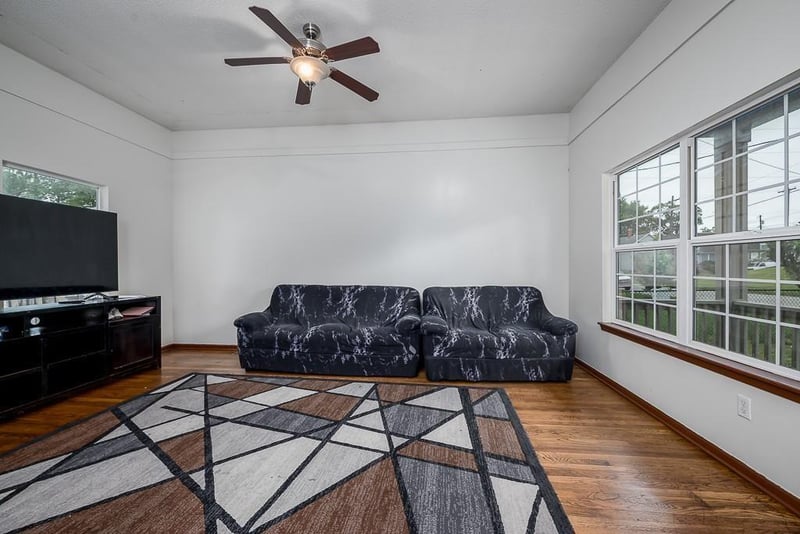 1210 Barnett Ave, Kansas City, KS 66102